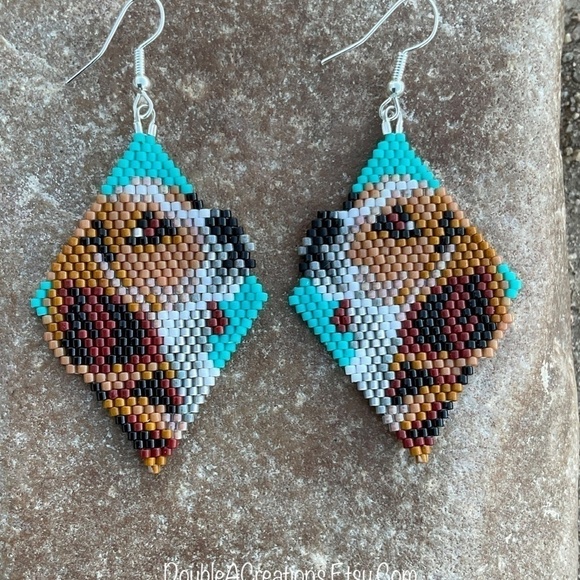 Beagle Beaded Earrings, New, Handmade by Me - Picture 8 of 8